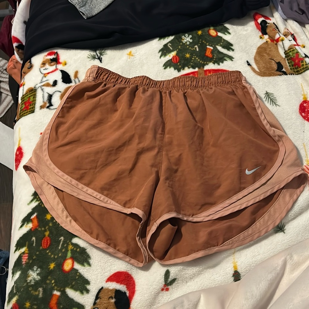 NIKE SzL DRI-FIT ORANGE SHORTS